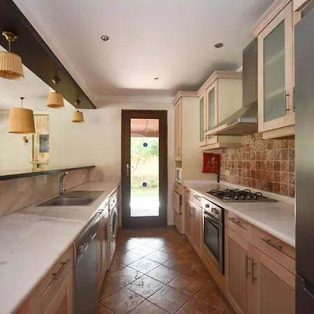 Sleeps 8 Pool Air Con Wifi T775788 Βίλα *