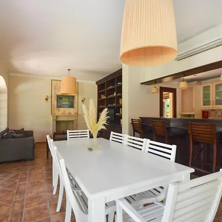 Sleeps 8 Pool Air Con Wifi T775788 Bitez