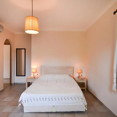 빌라 Sleeps 8 Pool Air Con Wifi T775788 *